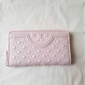🚫Sold on MercTory Burch wallet🚫